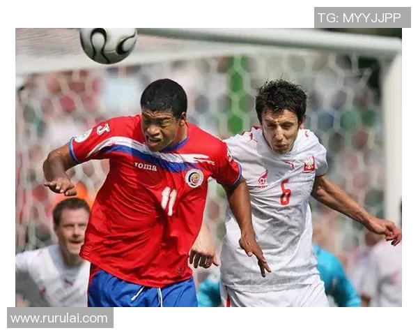 波兰足球明星逆袭赛场震惊世界的传奇故事与精彩瞬间 波兰足球明星逆袭赛场震惊世界的传奇故事与精彩瞬间