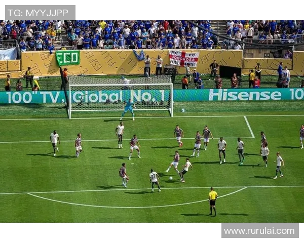 足球明星闪耀上海绿茵场引发球迷热潮激情四溢的比赛盛宴即将开启 足球明星闪耀上海绿茵场引发球迷热潮激情四溢的比赛盛宴即将开启