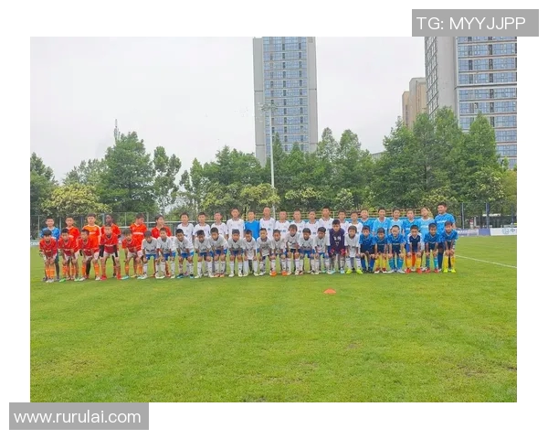 足球明星在7月20日的精彩表现与赛场背后的故事揭秘 足球明星在7月20日的精彩表现与赛场背后的故事揭秘