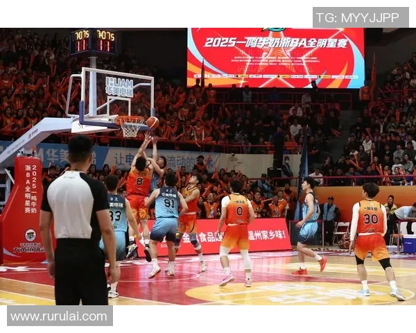 明星篮球赛意外摔倒引发热议网友纷纷评论其表现与运动精神